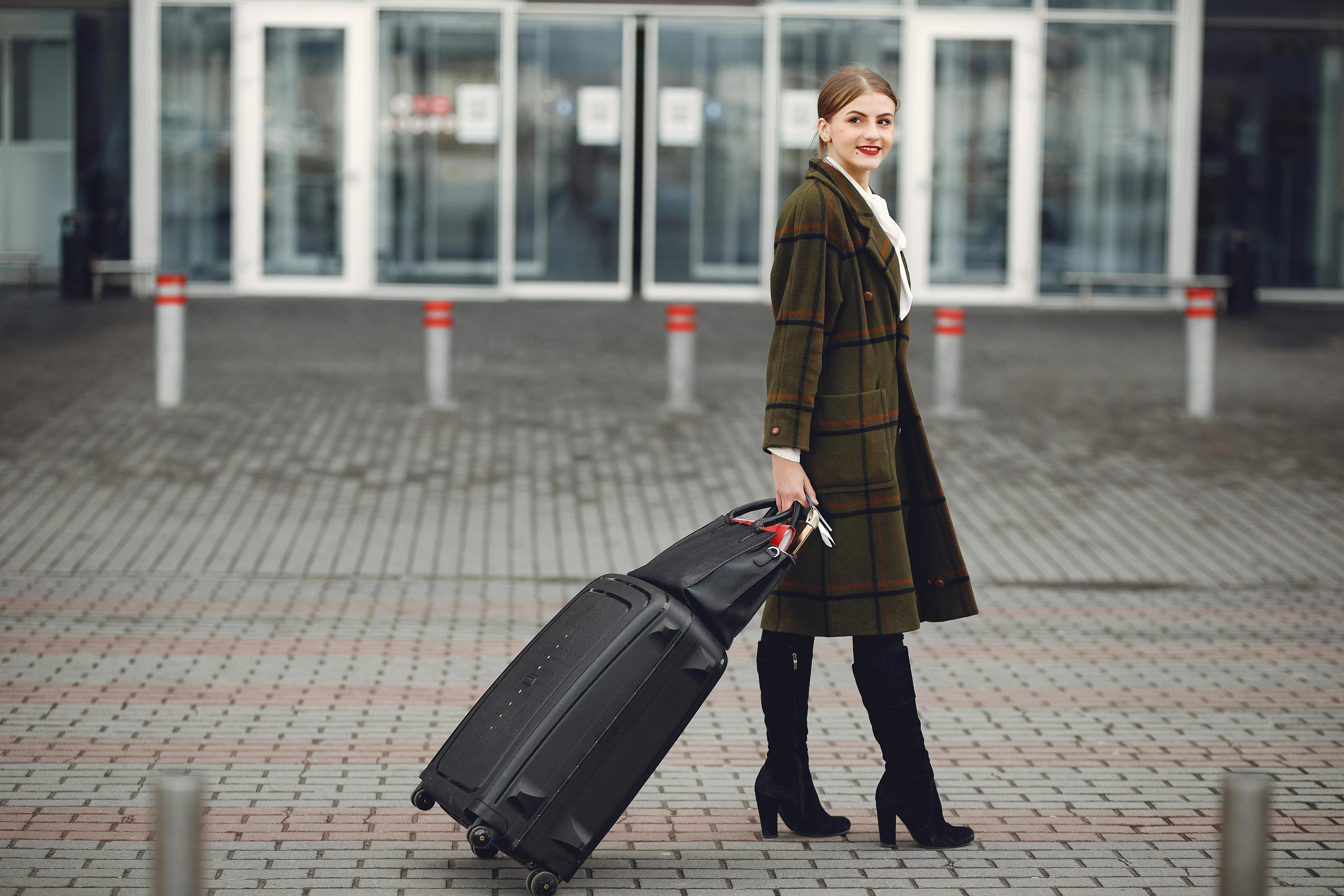 Femme d'affaires en voyage